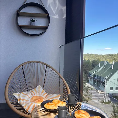 Yellow Moon Borovi * Divčibare