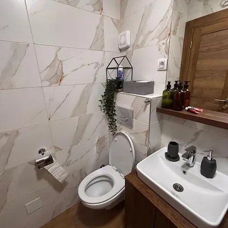 Yellow Moon Borovi Lägenhet *