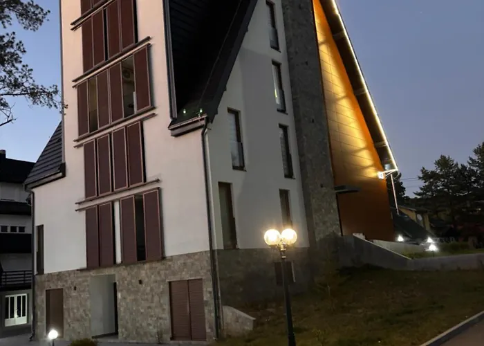 Yellow Moon Borovi شقة